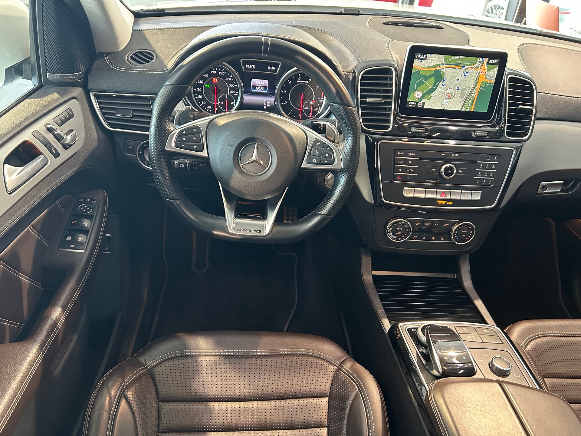 MERCEDES-BENZ GLE 63 AMG 4Matic Speedshift Plus 7G-Tronic-image-11