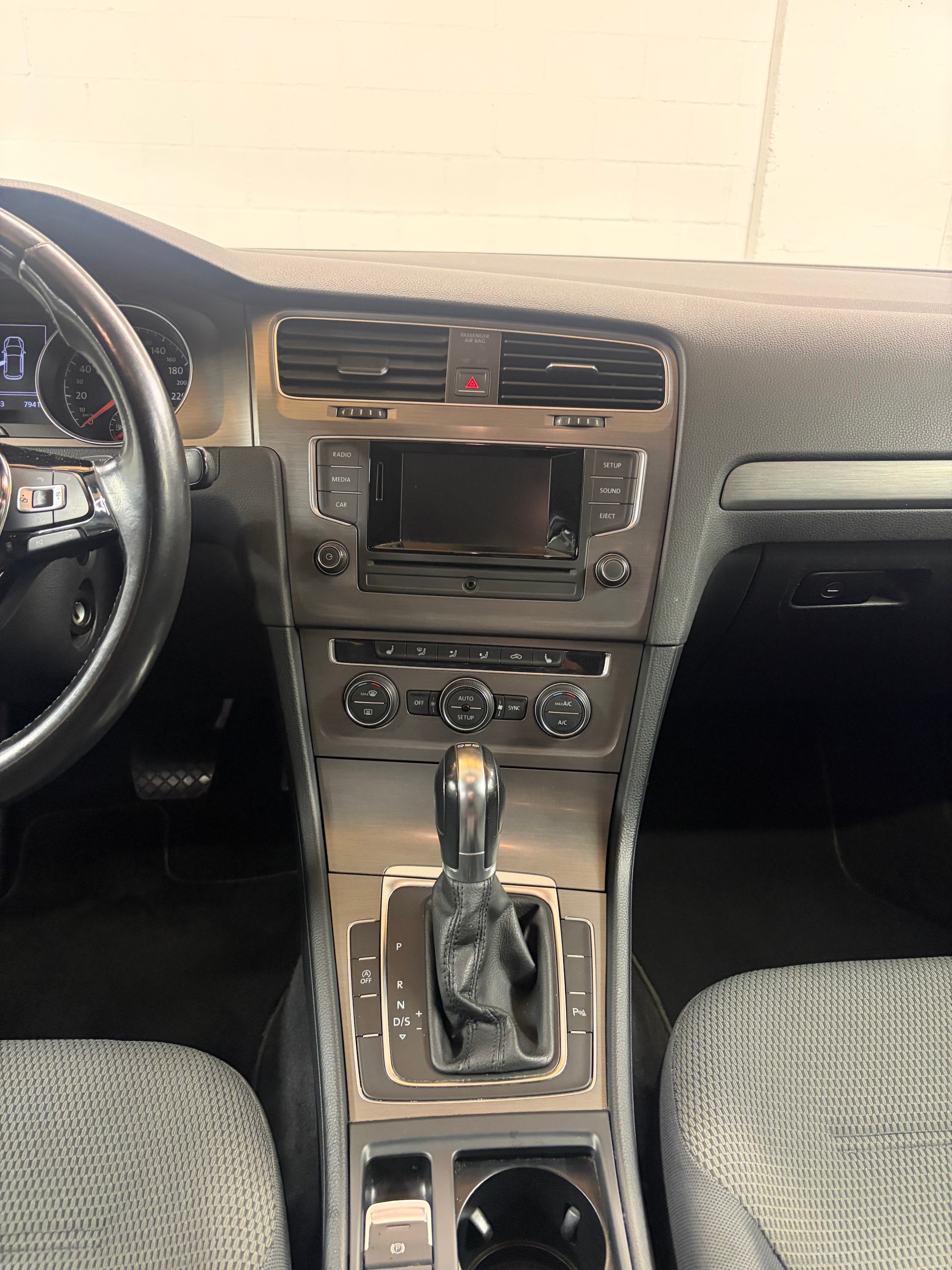 VW Golf 2.0 TDI Comfortline DSG-image-8