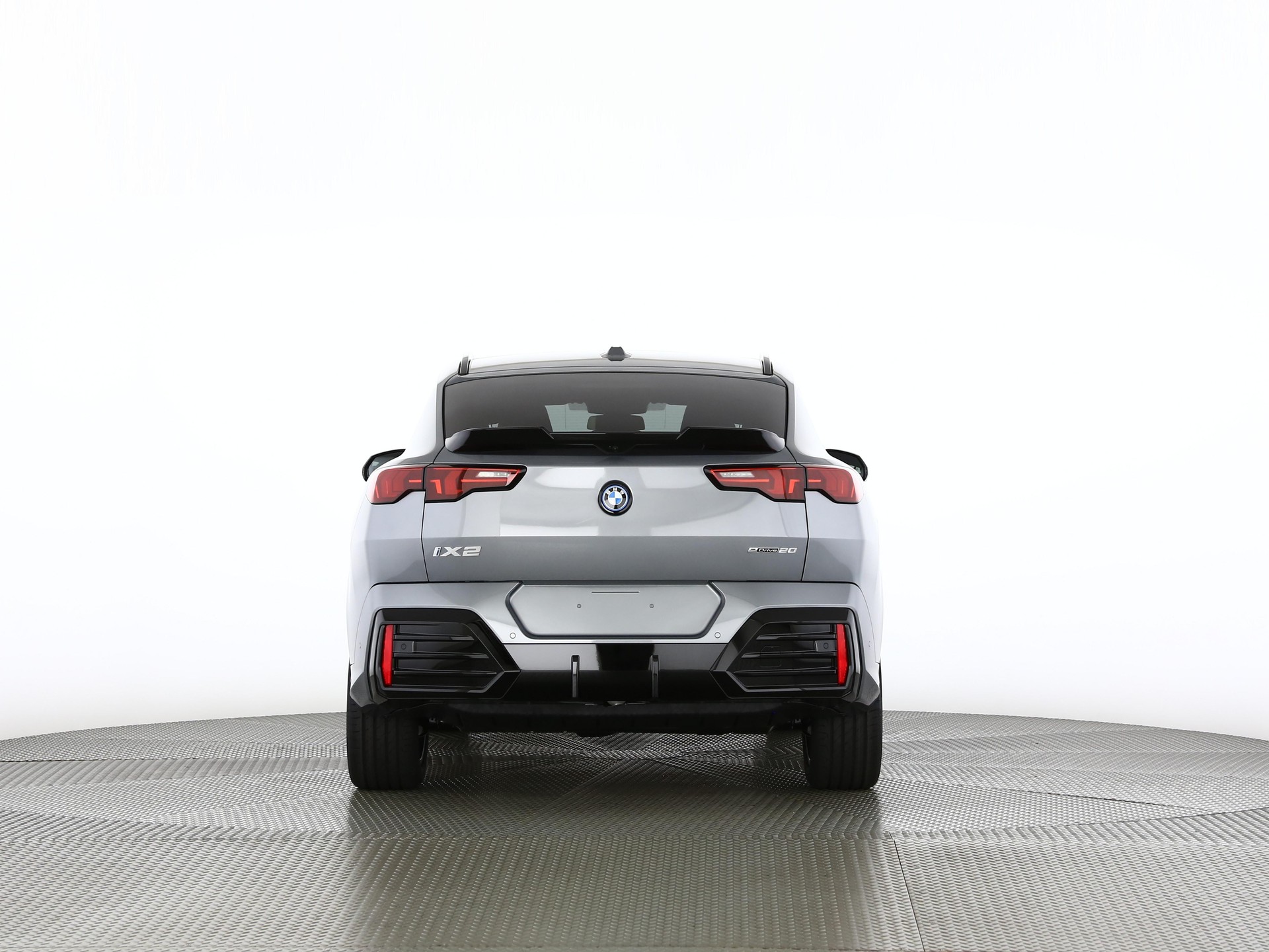 BMW iX2 20 eDrive-showroom-element-3