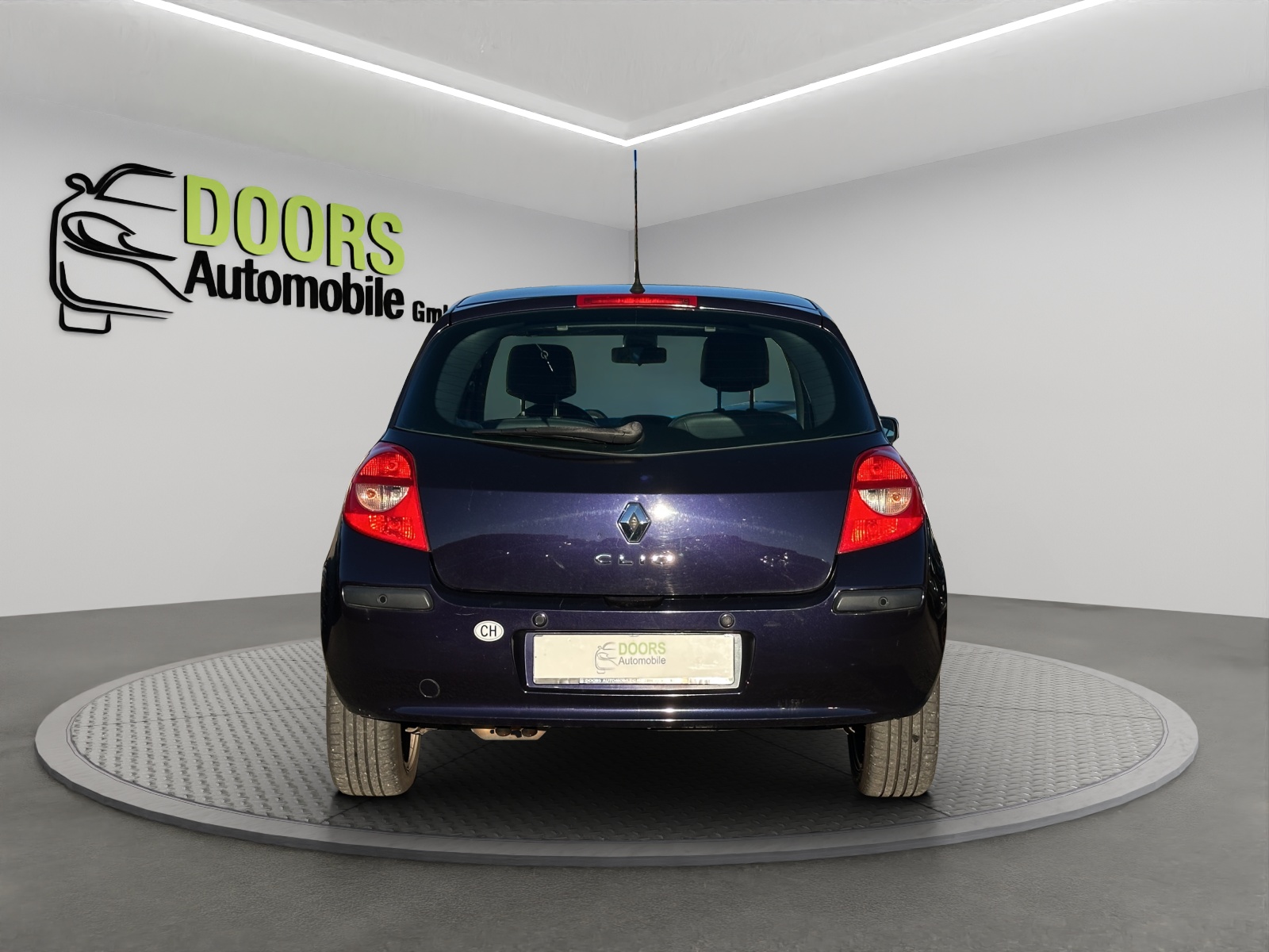 RENAULT Clio 2.0 16V Privilège Automatic-showroom-element-3