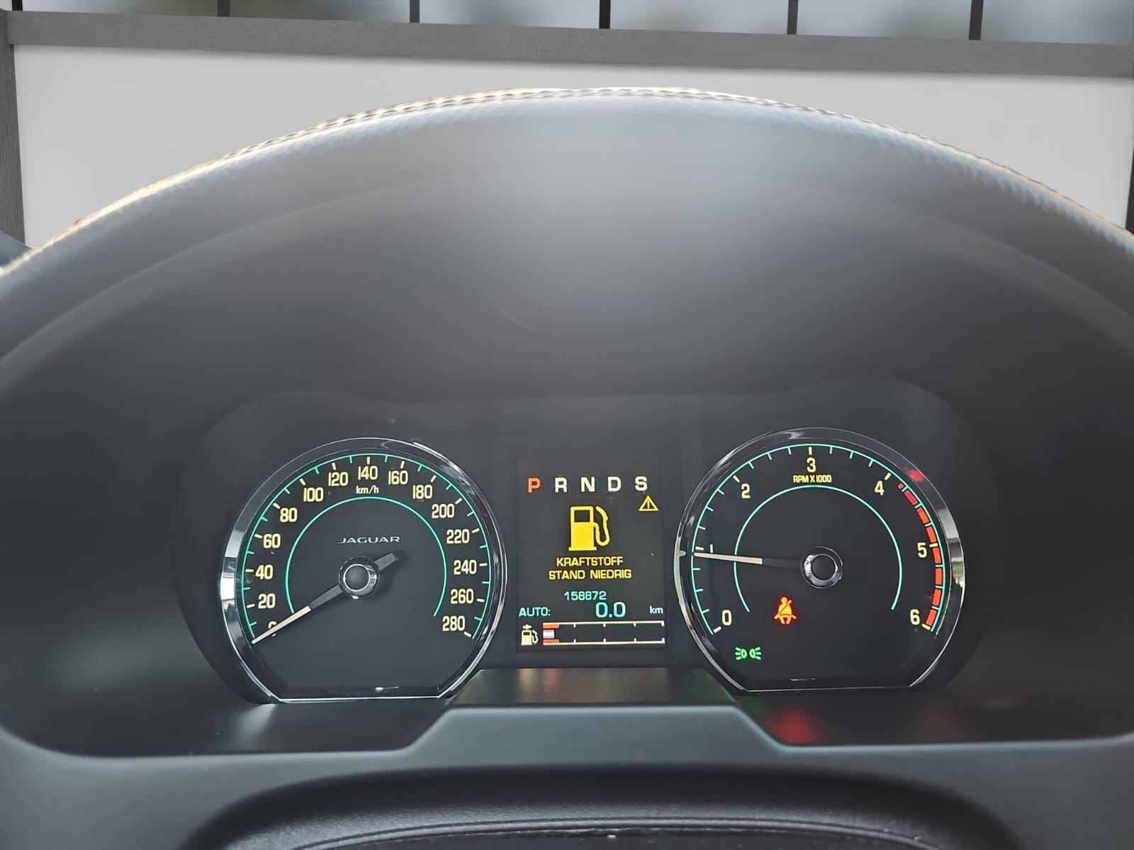JAGUAR XF 2.2d-image-9