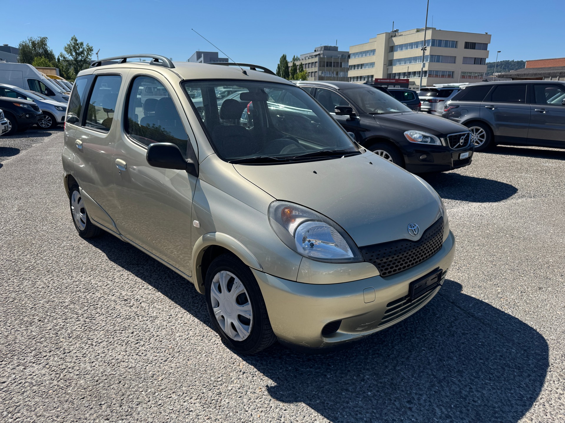 TOYOTA Yaris Verso 1.3 Linea Sol-image-2