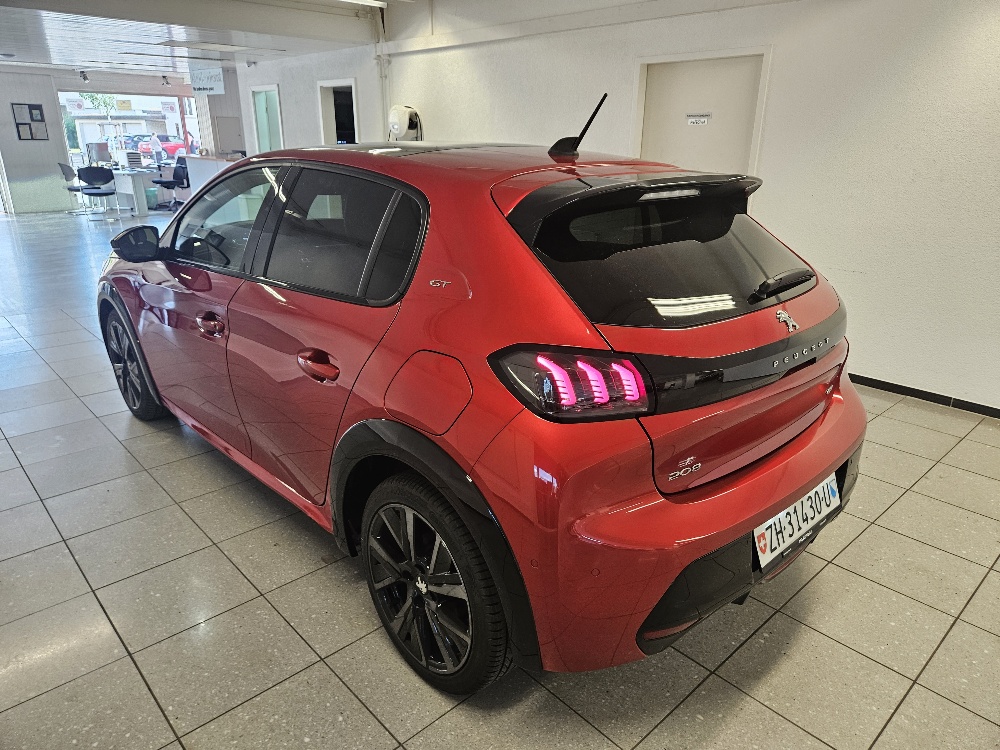 PEUGEOT 208 1.2 PureTech GT Pack EAT8-image-6