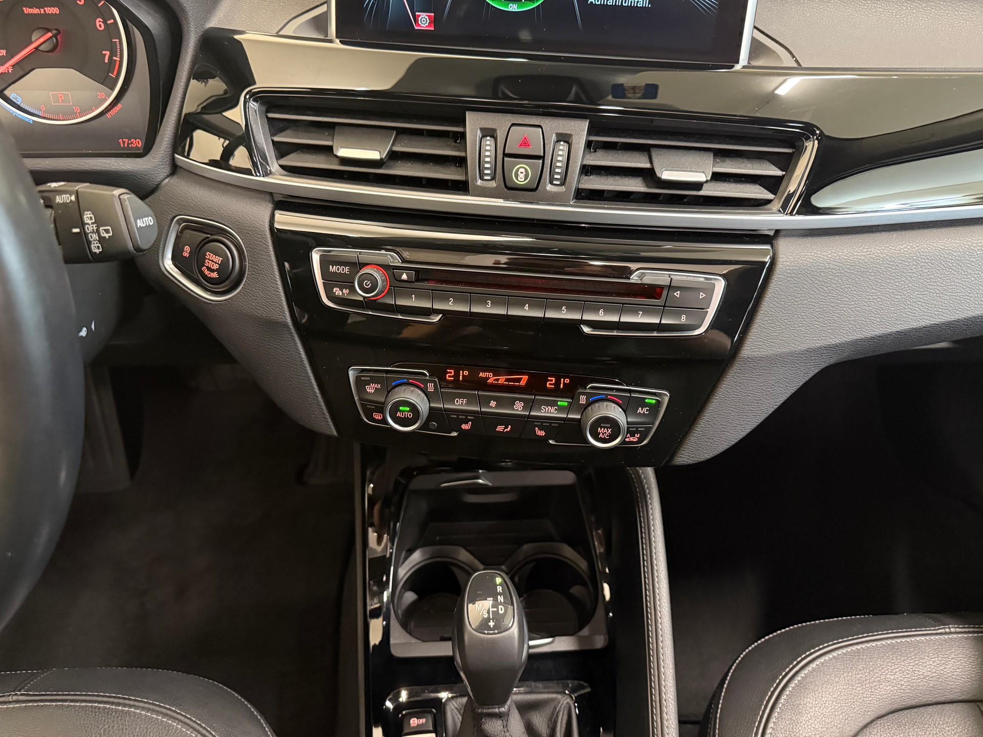 BMW X1 xDrive 25i xLine Steptronic-image-19