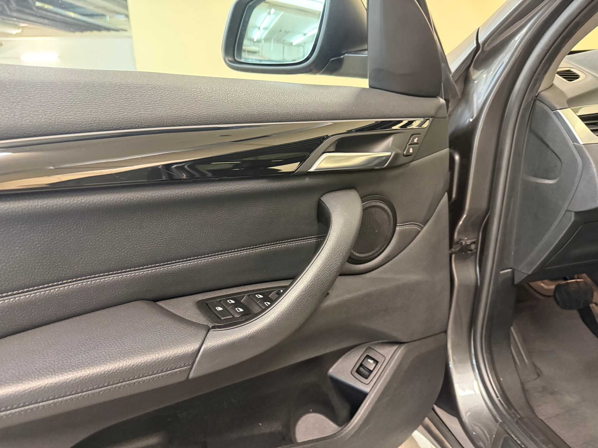BMW X1 xDrive 25i xLine Steptronic-image-10