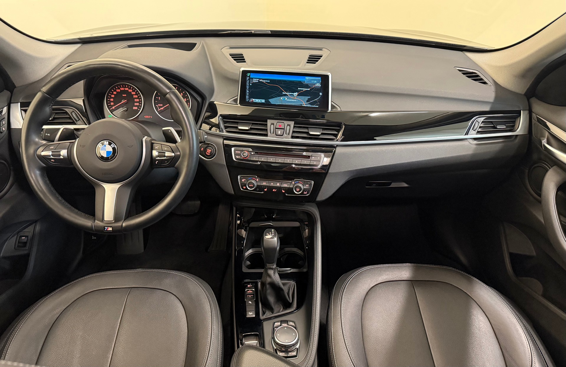 BMW X1 xDrive 25i xLine Steptronic-image-14