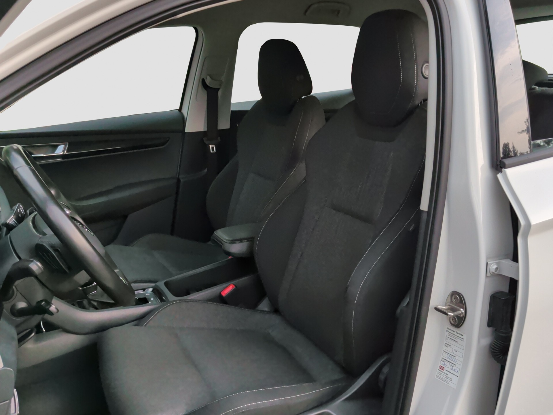 SKODA Karoq 2.0 TDI CR Style 4x4 DSG-image-7