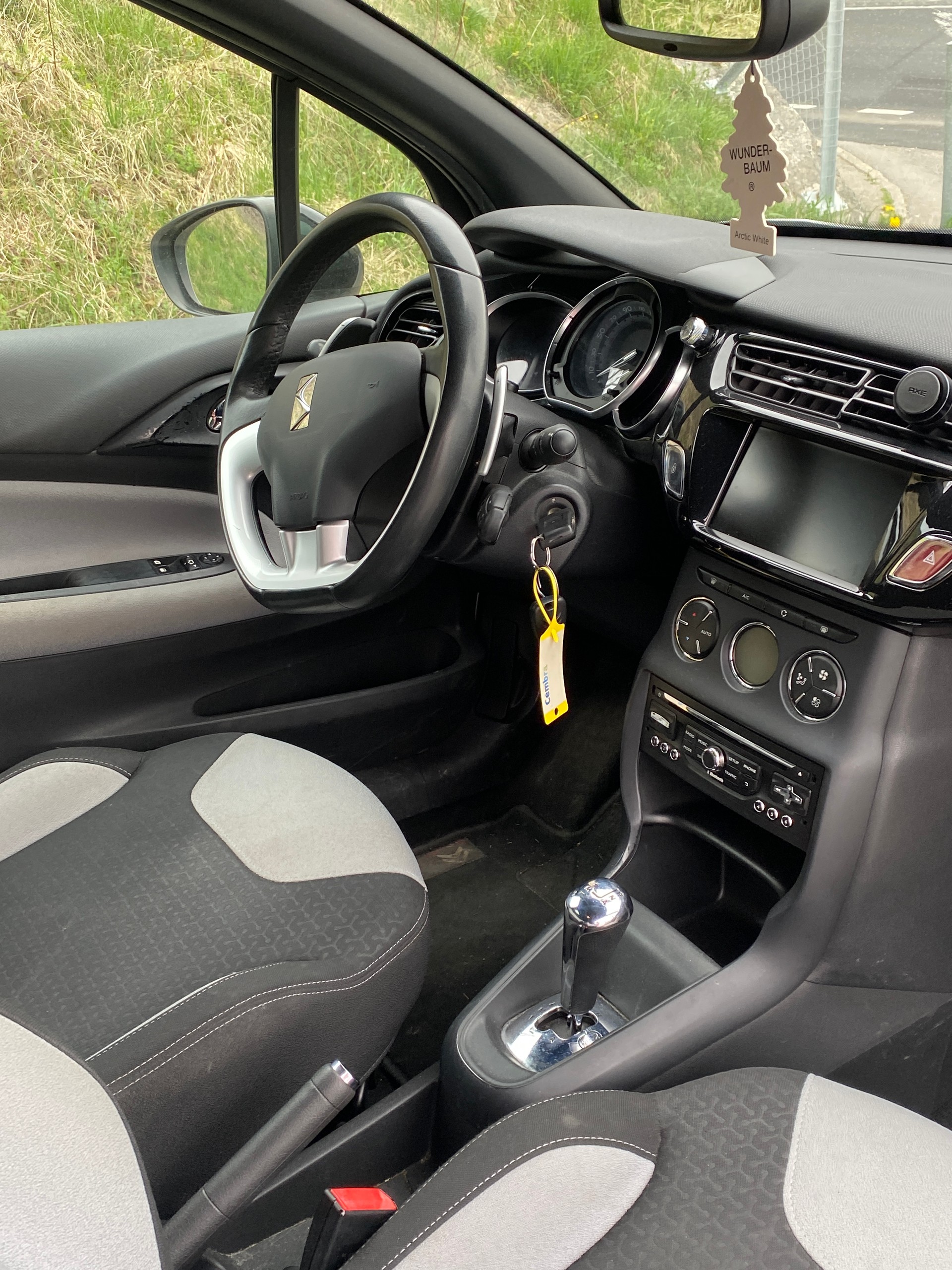 DS AUTOMOBILES DS3 1.4 VTi Chic EGS5-showroom-element-3