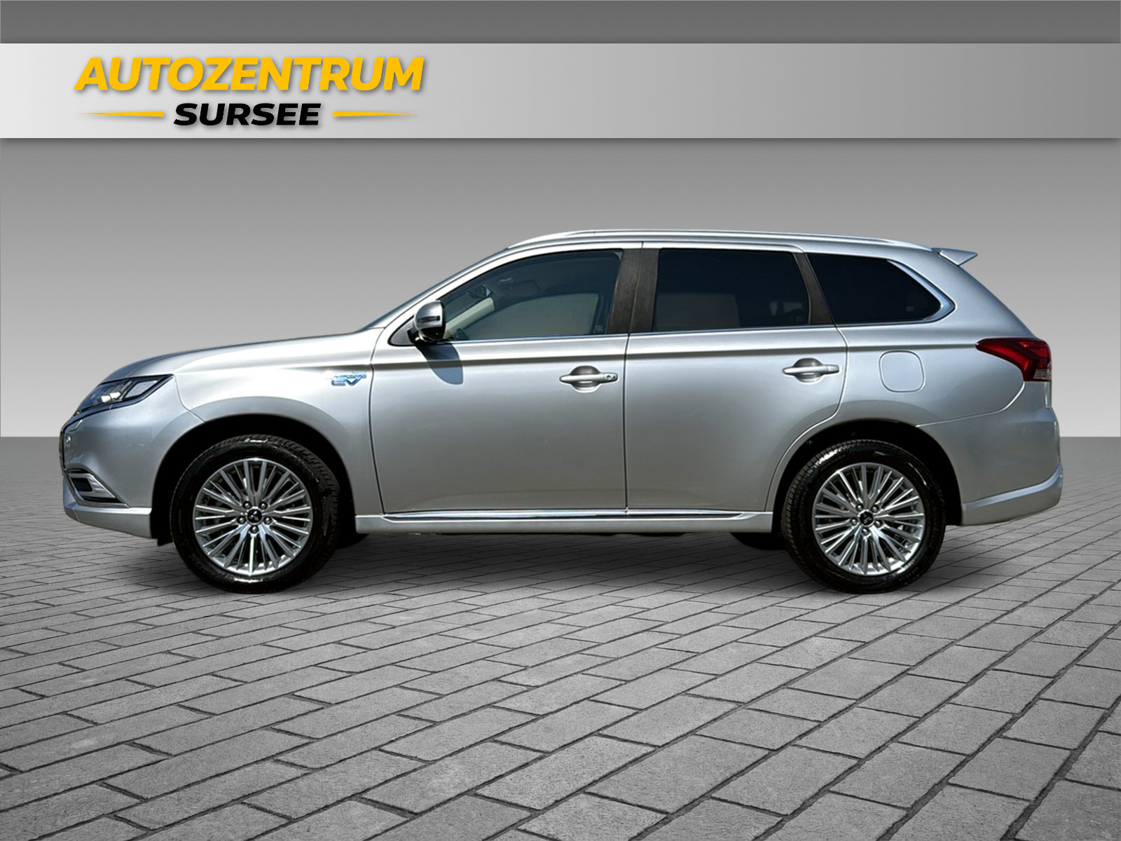 MITSUBISHI Outlander 2.4 PHEV Style-showroom-element-2