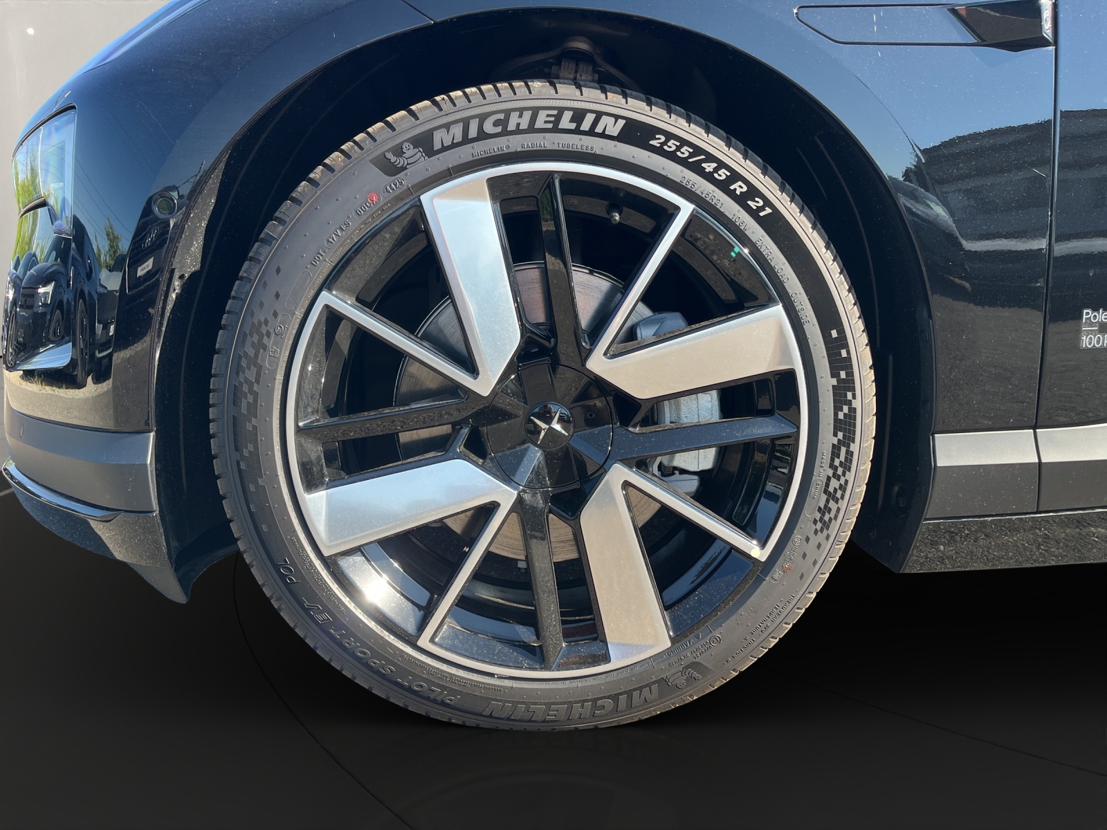 POLESTAR 4 Long Range Dual Motor-image-8