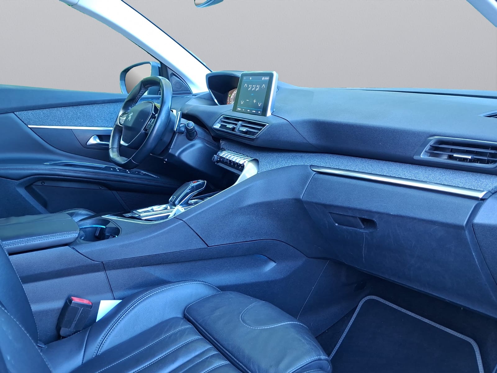 PEUGEOT 5008 1.6 THP Allure EAT-image-13