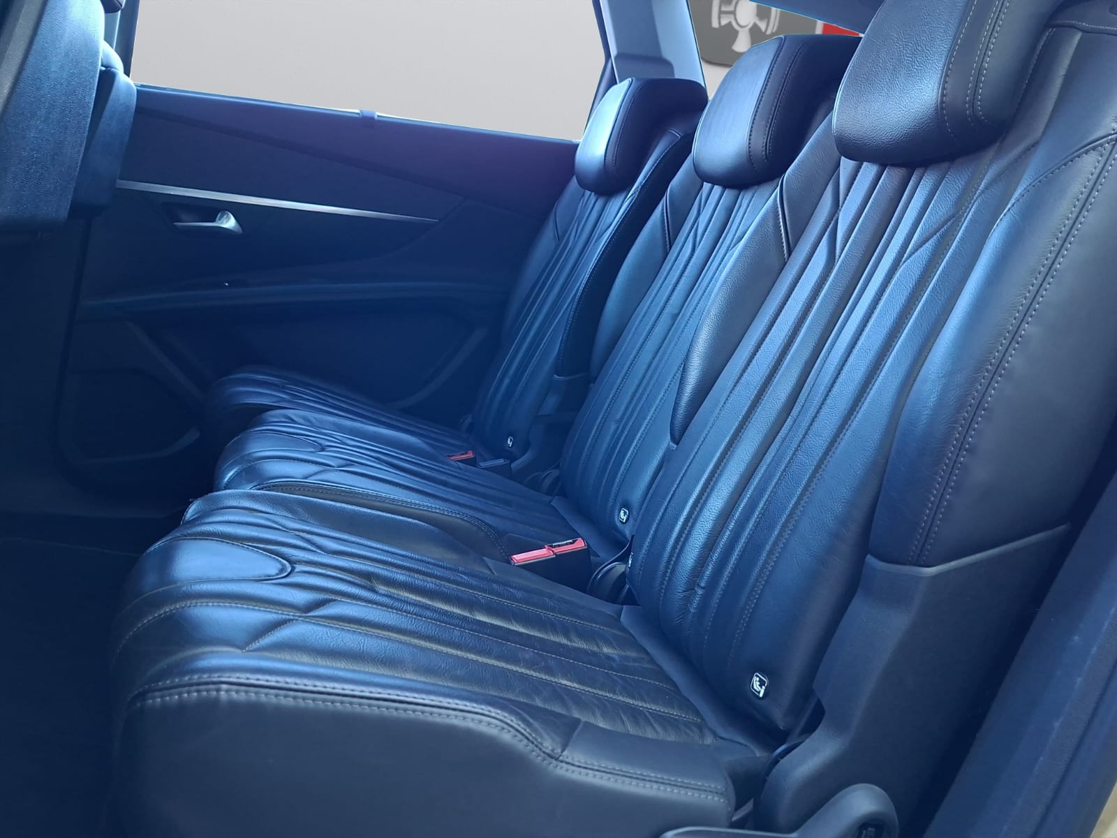 PEUGEOT 5008 1.6 THP Allure EAT-image-10