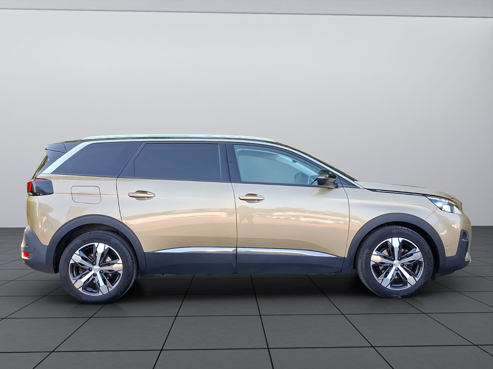 PEUGEOT 5008 1.6 THP Allure EAT-image-7