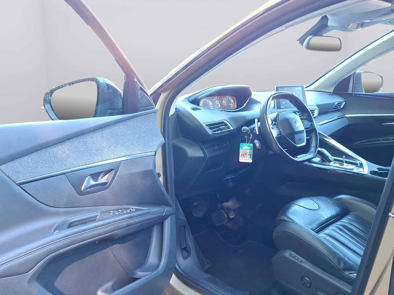 PEUGEOT 5008 1.6 THP Allure EAT-image-12