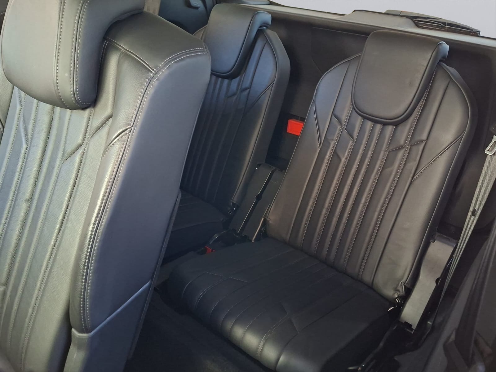 PEUGEOT 5008 1.6 THP Allure EAT-image-9