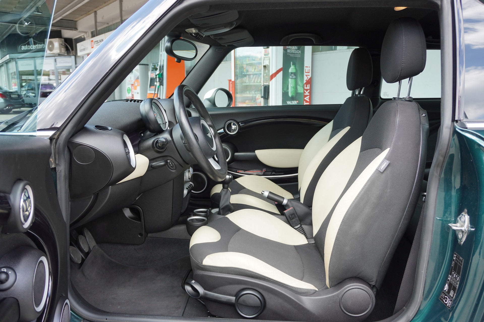MINI Cooper-image-9