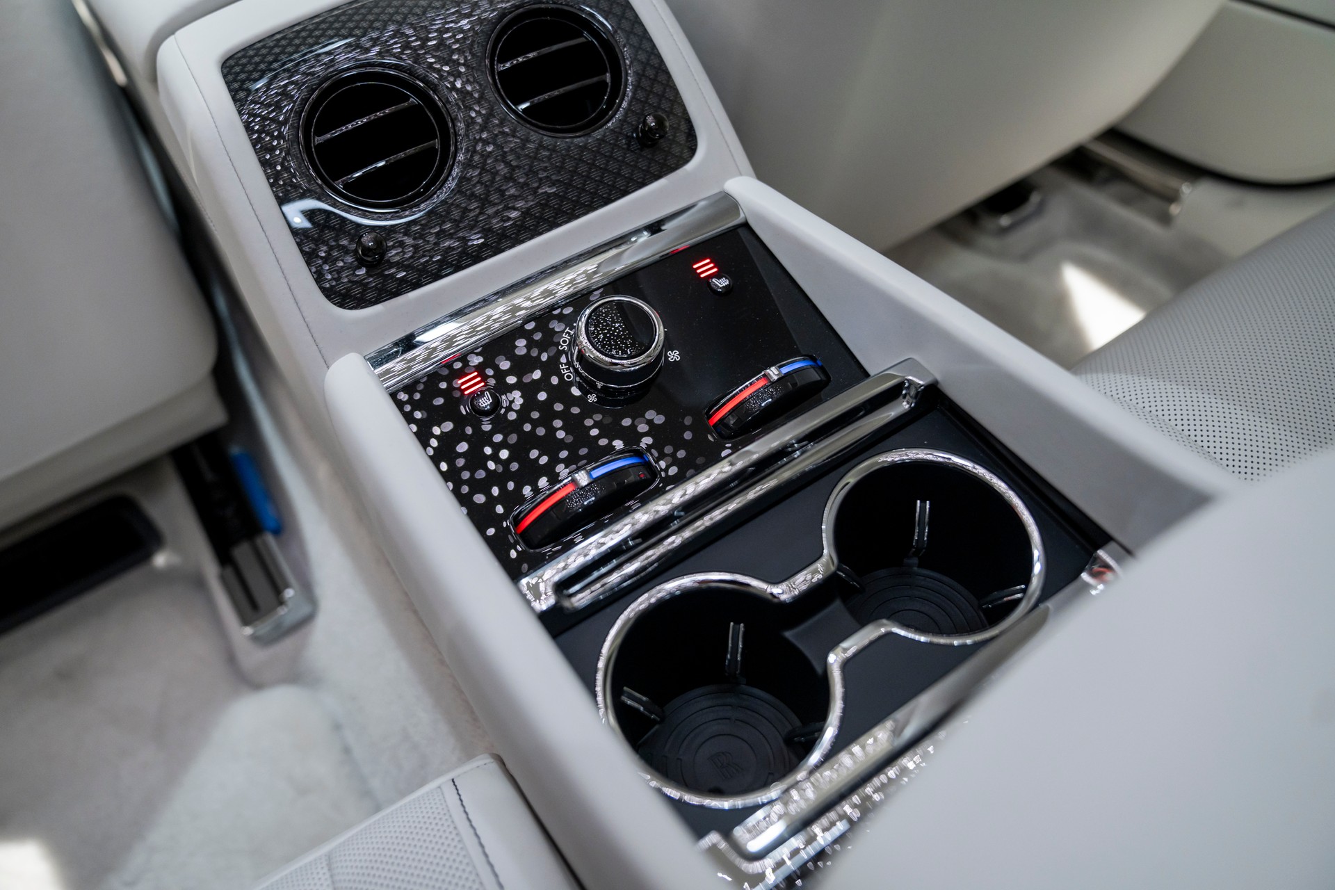 ROLLS-ROYCE Spectre Black Badge-image-19