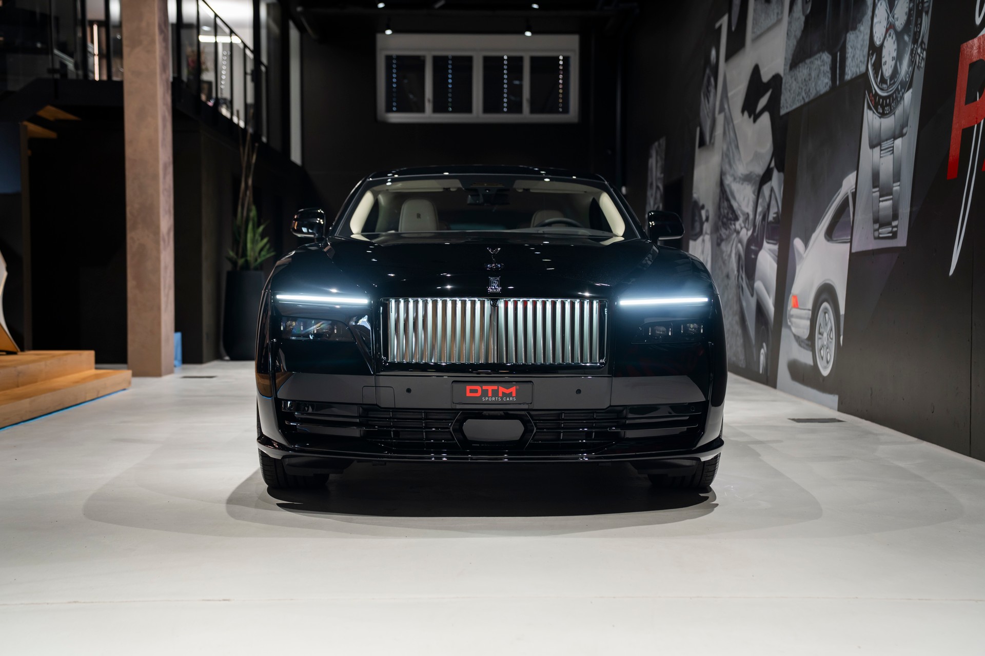 ROLLS-ROYCE Spectre Black Badge-showroom-element-1