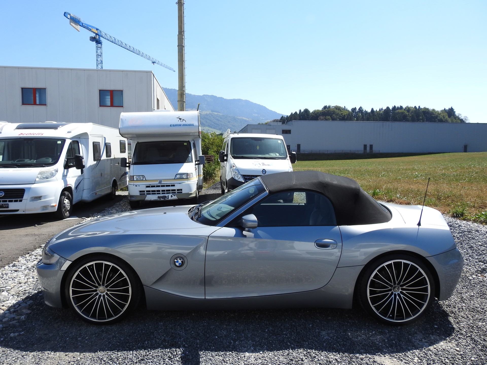 BMW Z4 2.5i Roadster-showroom-element-2