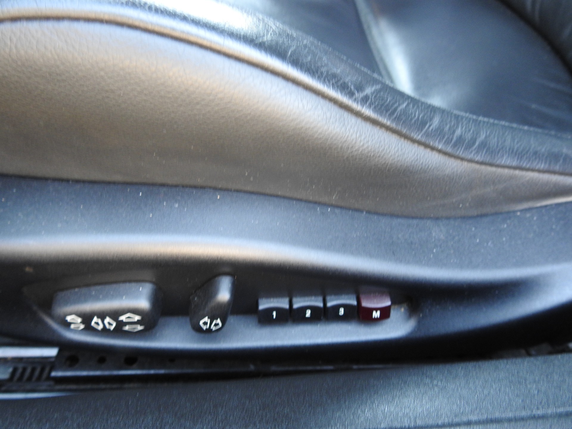 BMW Z4 2.5i Roadster-image-13