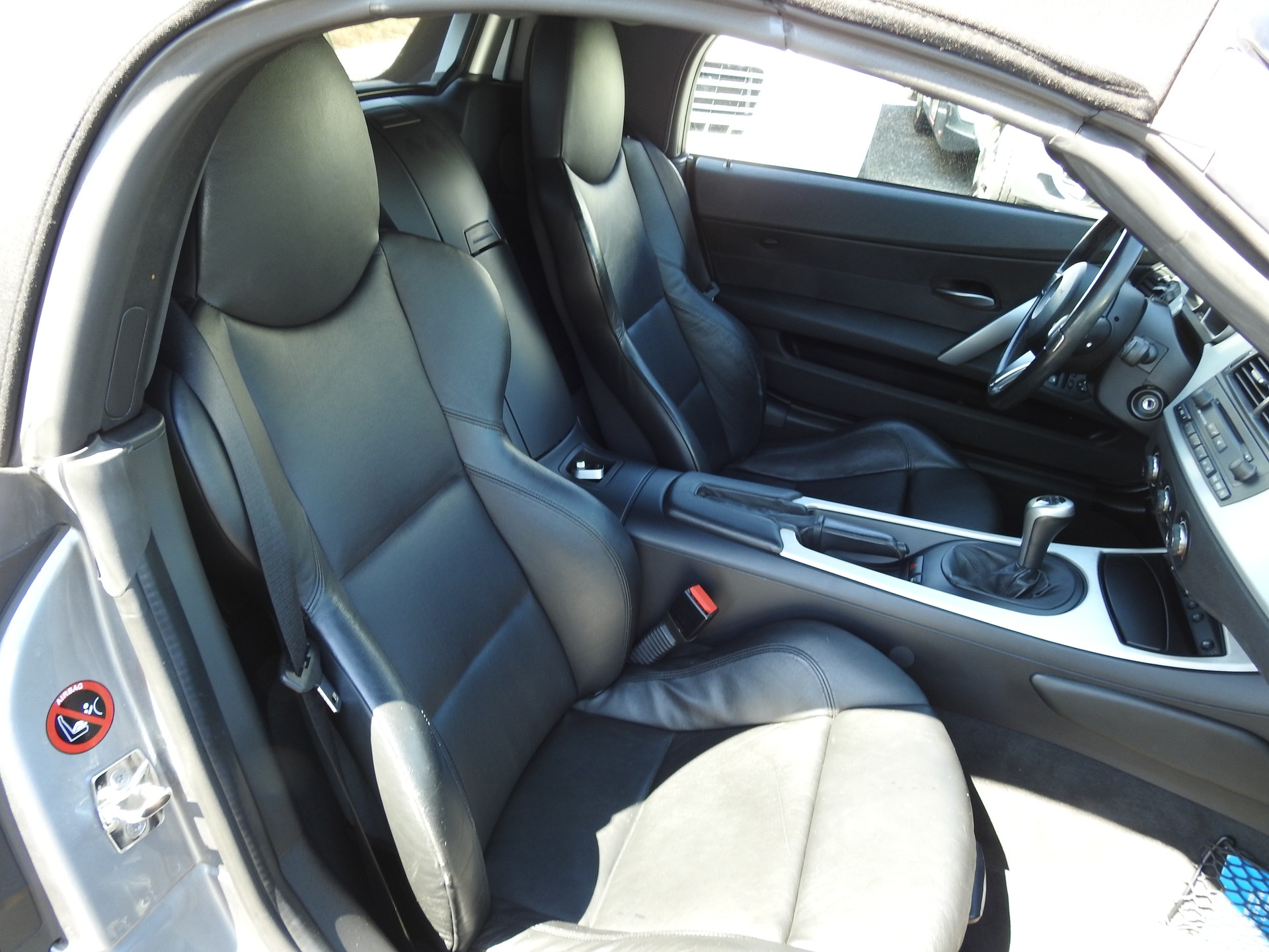 BMW Z4 2.5i Roadster-image-17