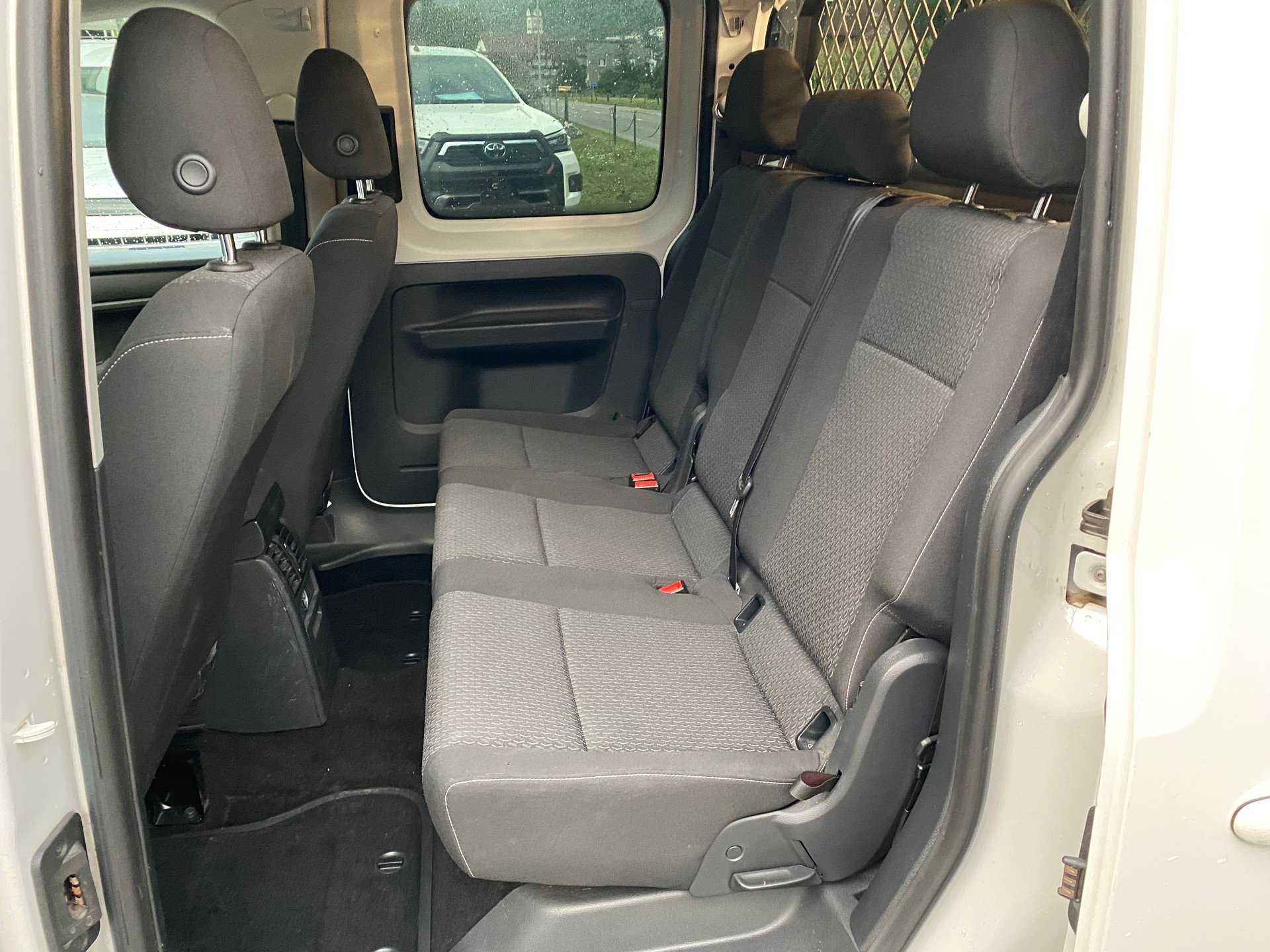 VW Caddy Maxi 2.0 TDI Trendline-image-6