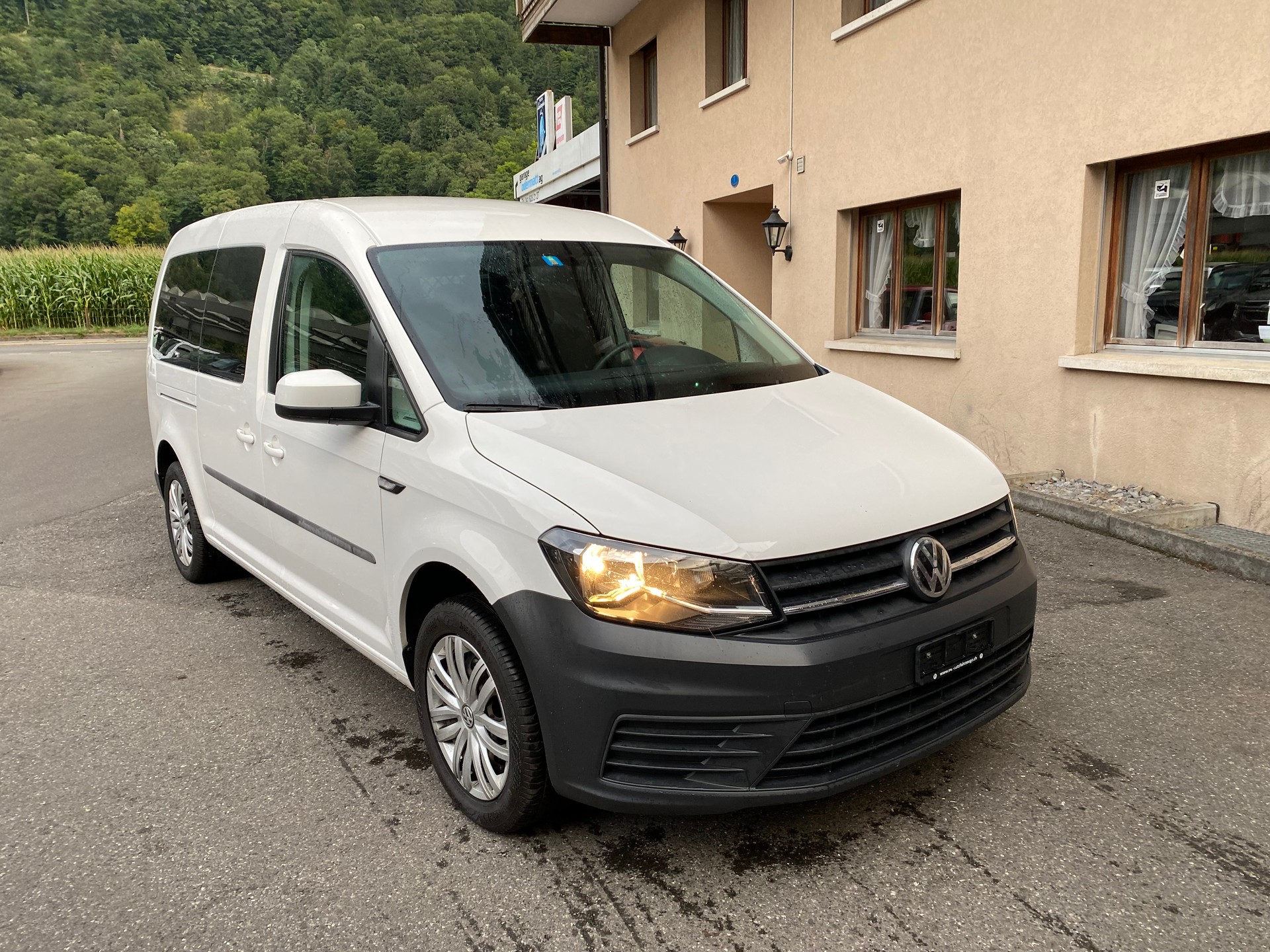 VW Caddy Maxi 2.0 TDI Trendline-image-9