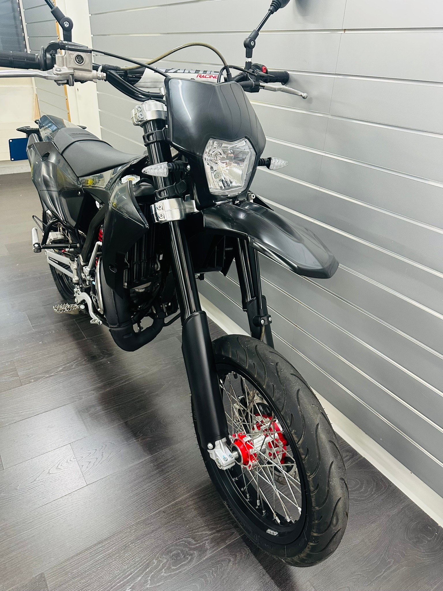 FANTIC XM 50 Supermoto / 45 km/h-showroom-element-3