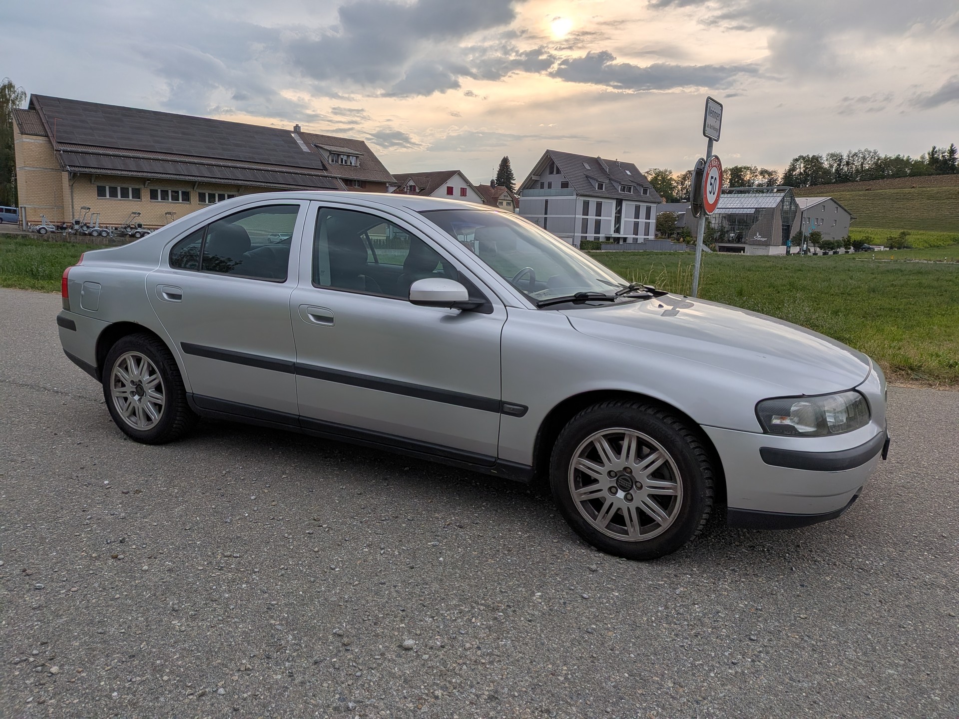 VOLVO S60 2.0T-showroom-element-3