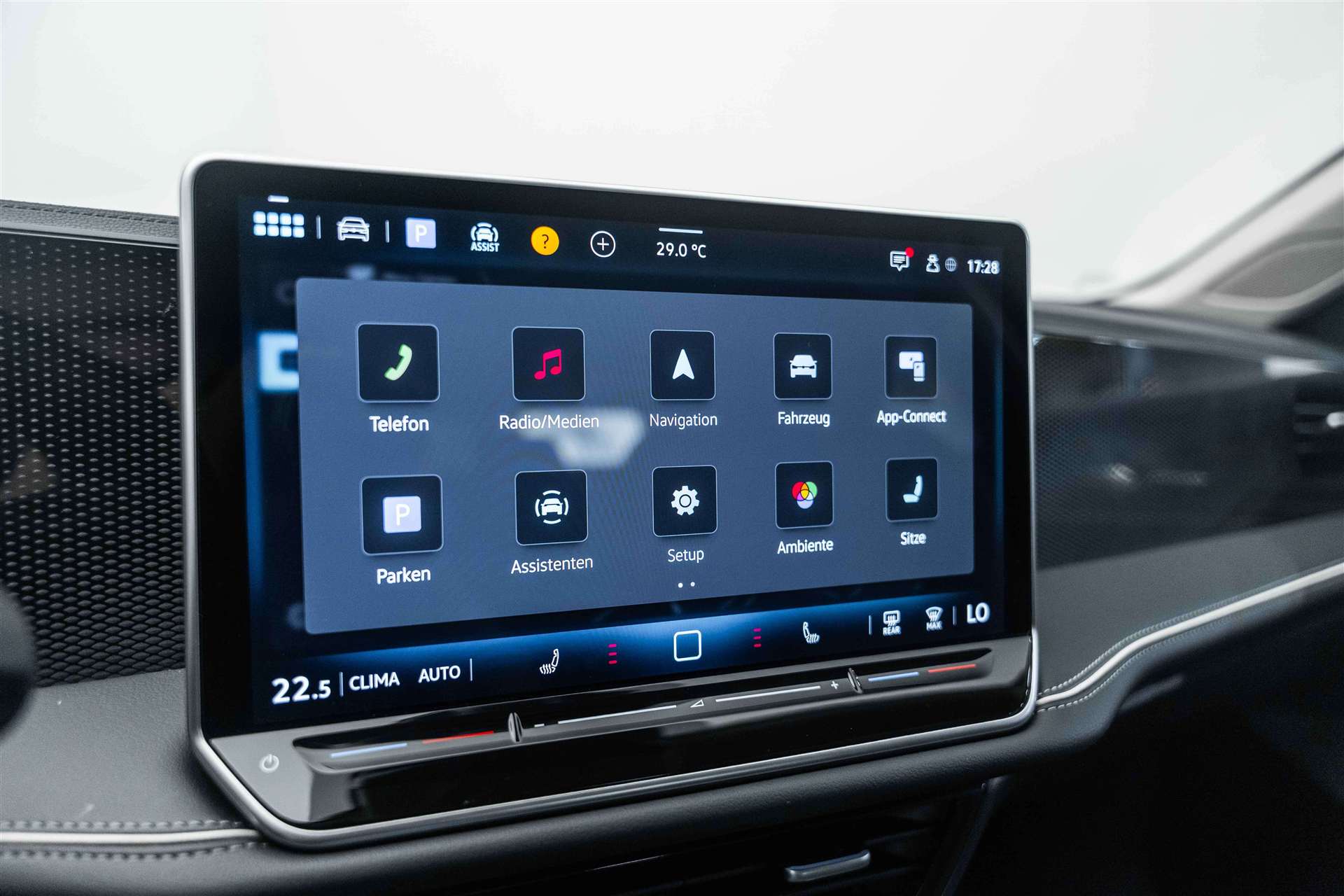 VW VW Passat Variant 1.5 eTSI evo2 Business DSG-image-27