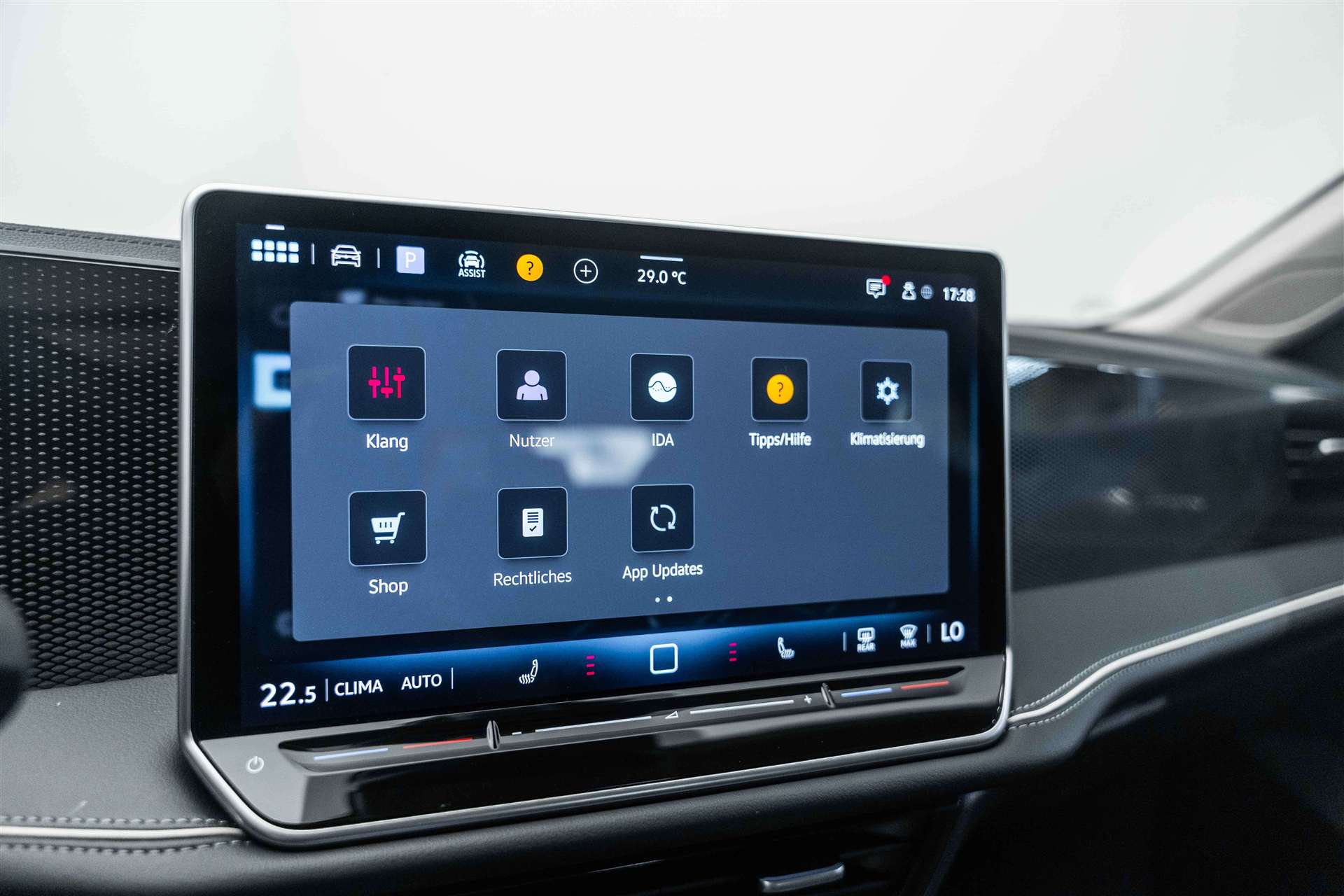VW VW Passat Variant 1.5 eTSI evo2 Business DSG-image-28