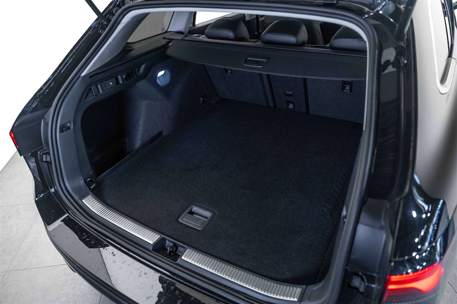 VW VW Passat Variant 1.5 eTSI evo2 Business DSG-image-4