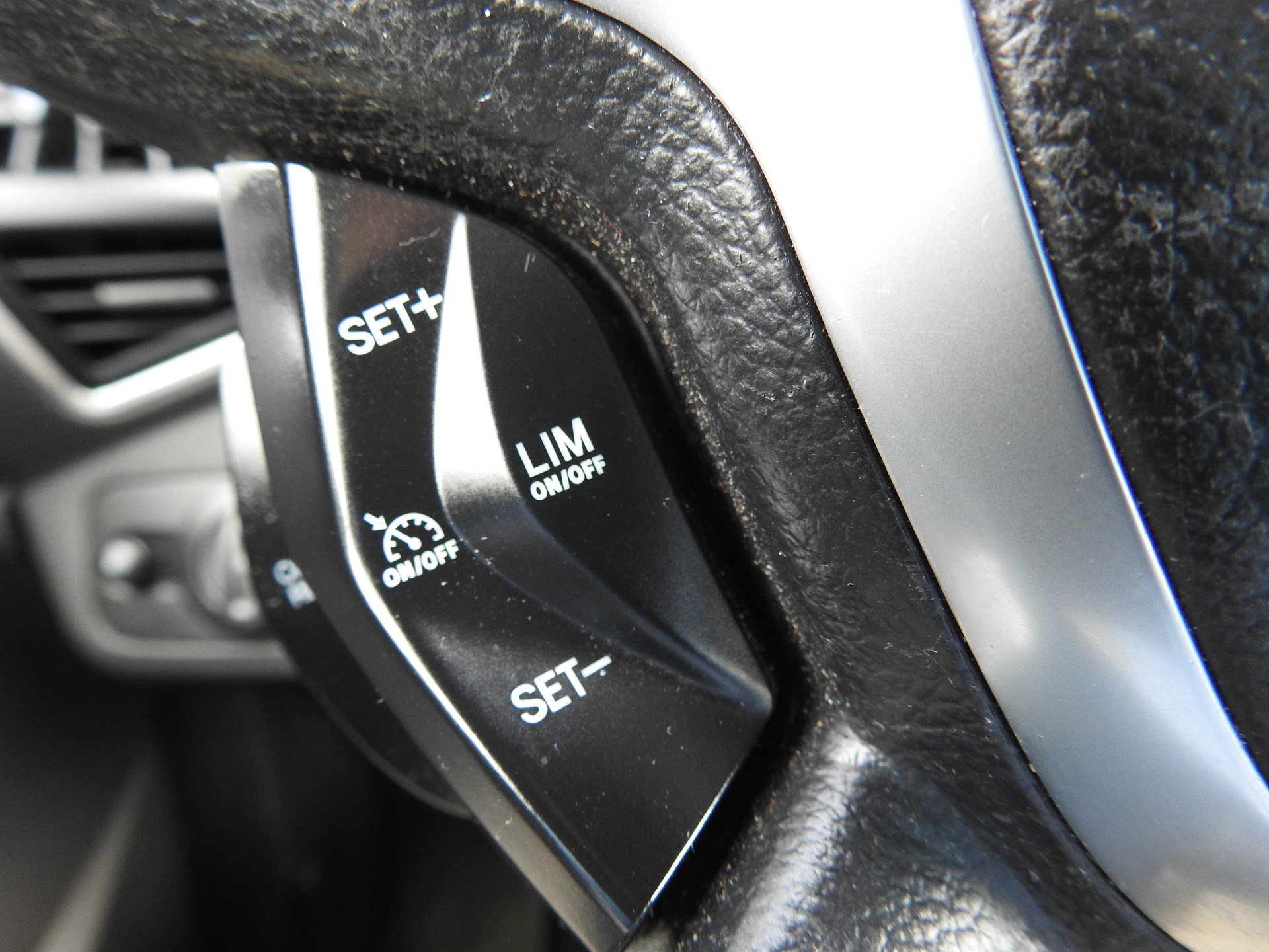FORD Kuga 2.0 TDCi Titanium 4WD PowerShift-image-25