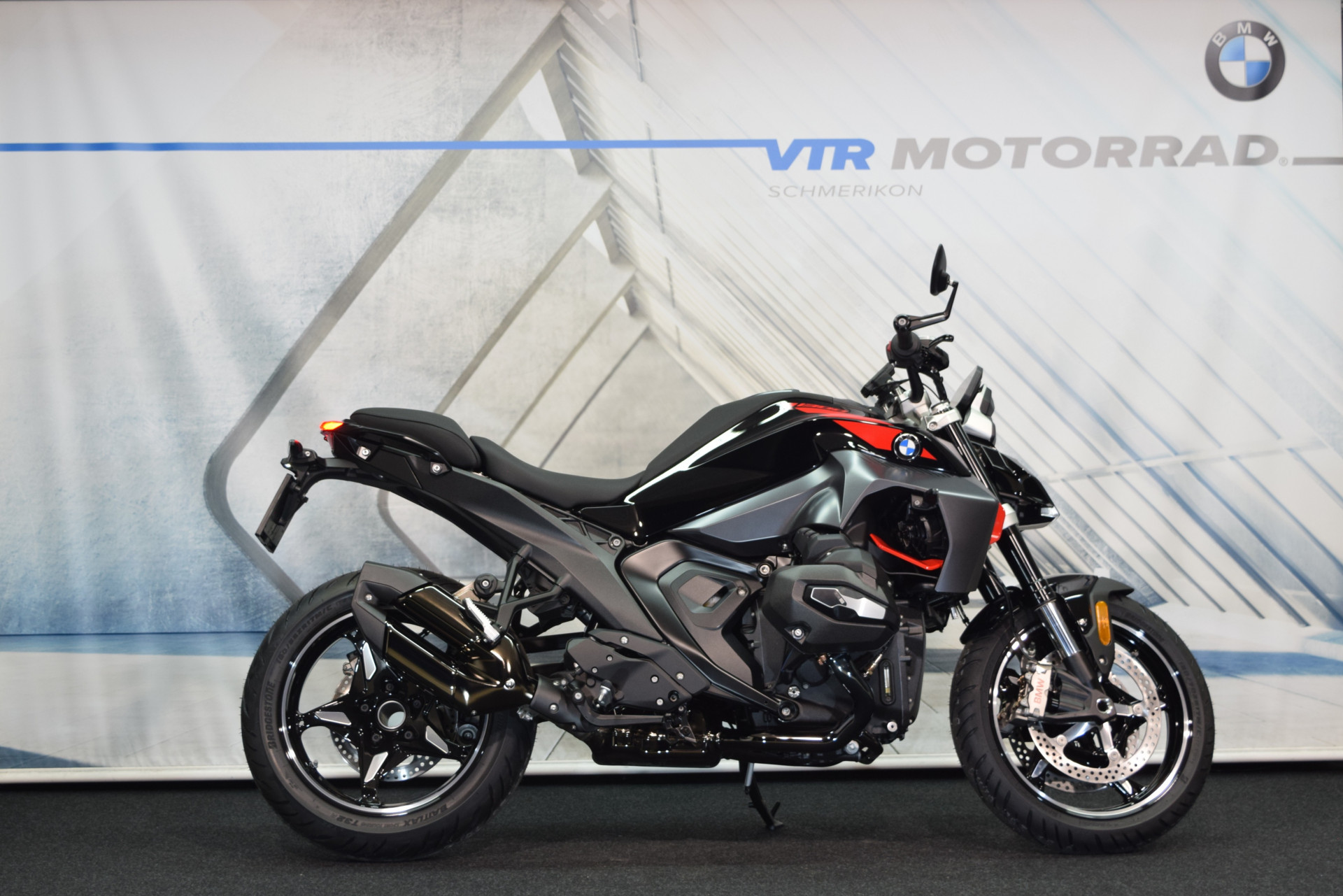 BMW R 1300 R Exclusive Opt.719 - Boxer-Deal nur bis 30.09.2026!-showroom-element-1