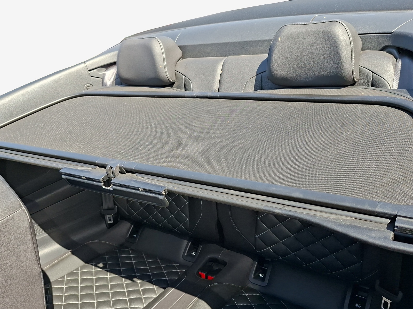 VW T-Roc Cabriolet 1.5 TSI EVO R-Line DSG-image-11
