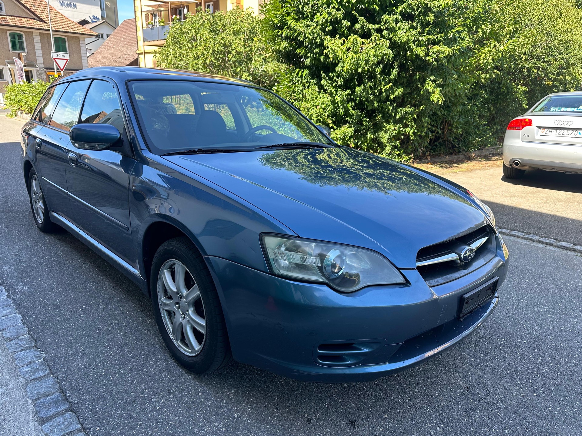 SUBARU Legacy 2.0i AWD Swiss-image-1