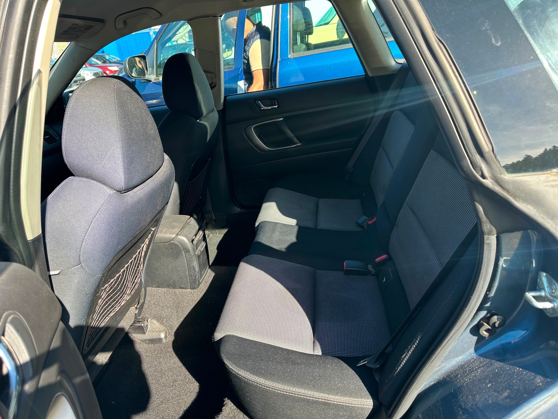 SUBARU Legacy 2.0i AWD Swiss-image-8