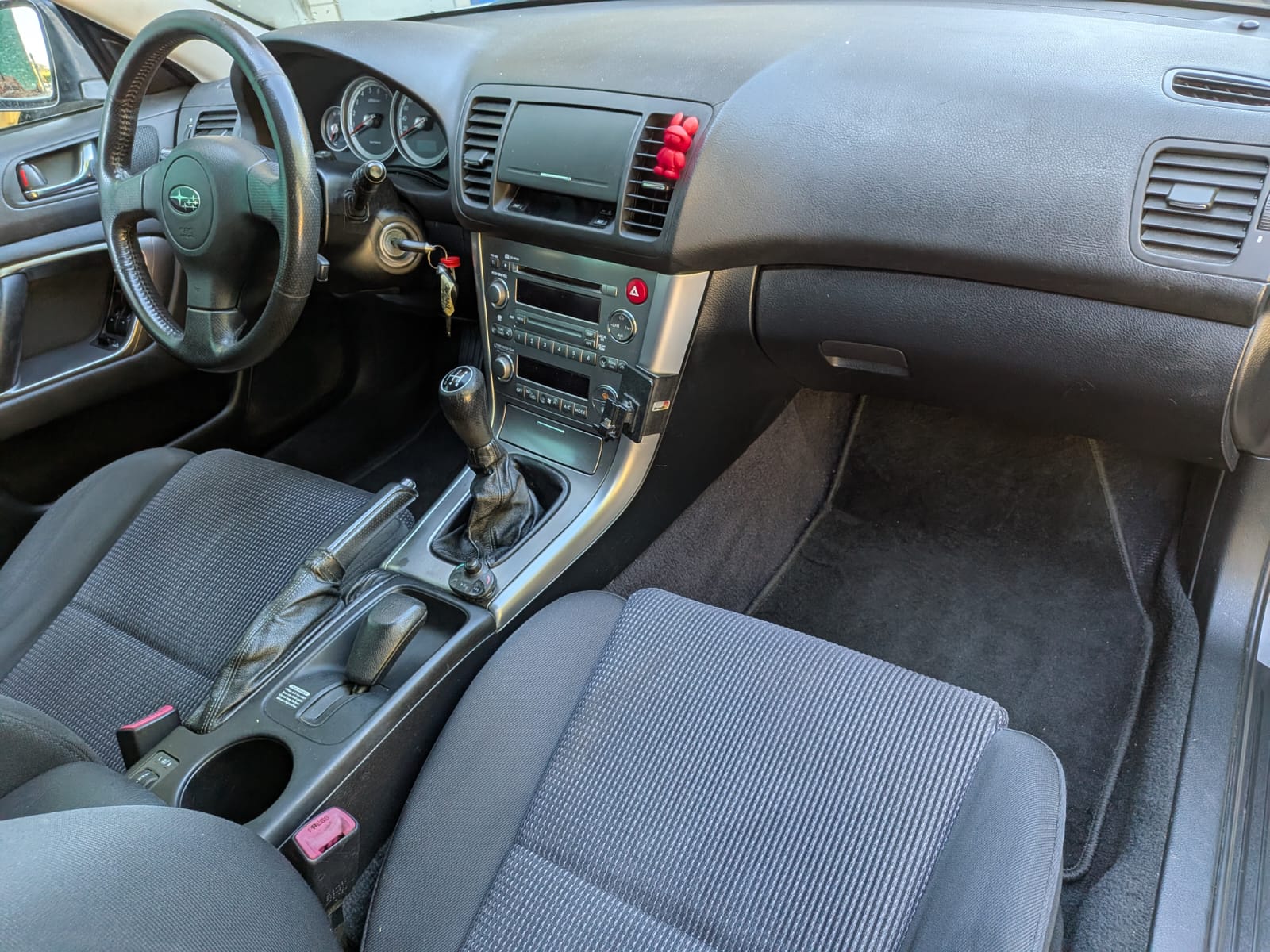 SUBARU Legacy 2.0i AWD Swiss-image-7