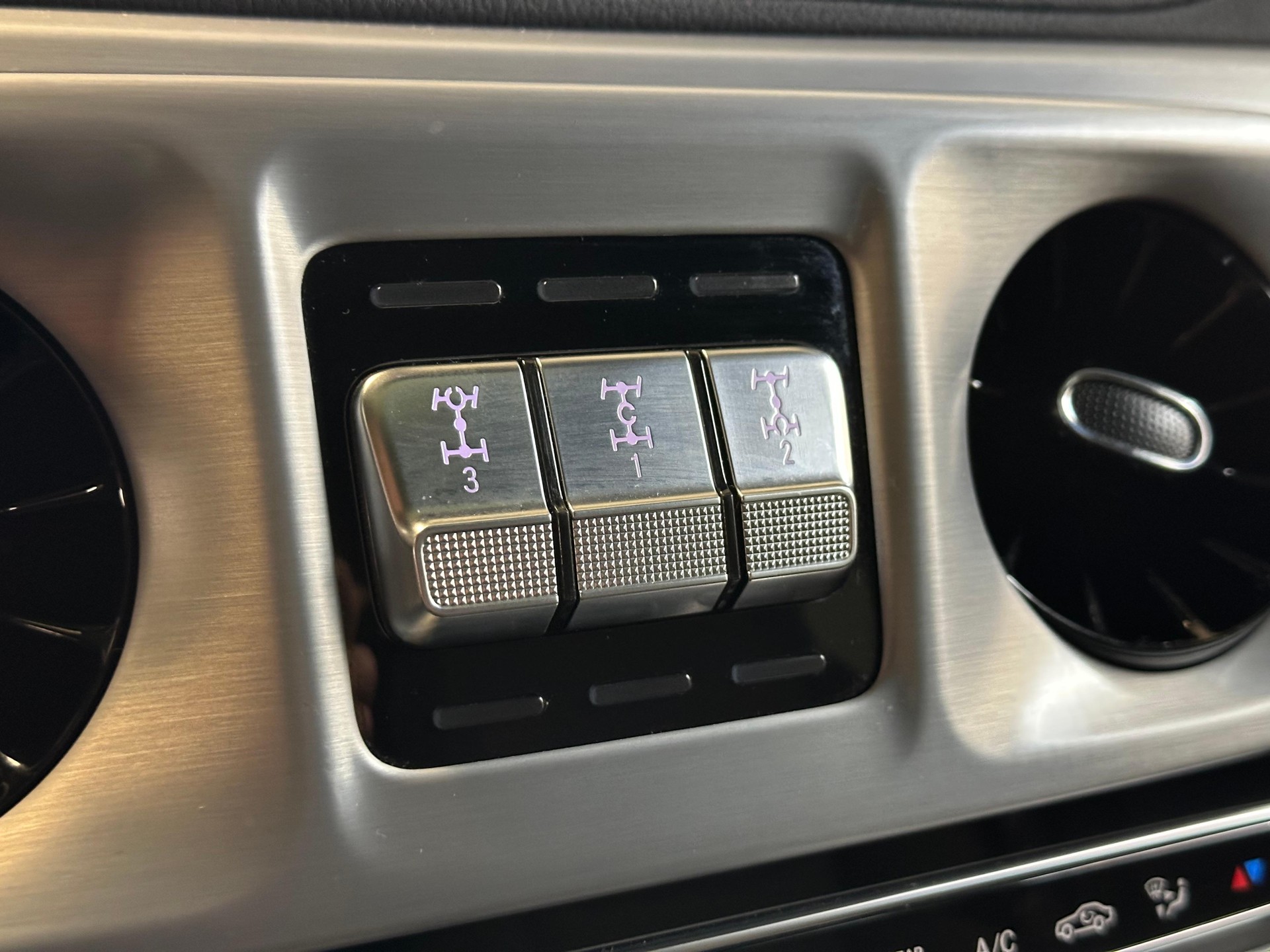 MERCEDES-BENZ G-Klasse W463 G 500-image-12