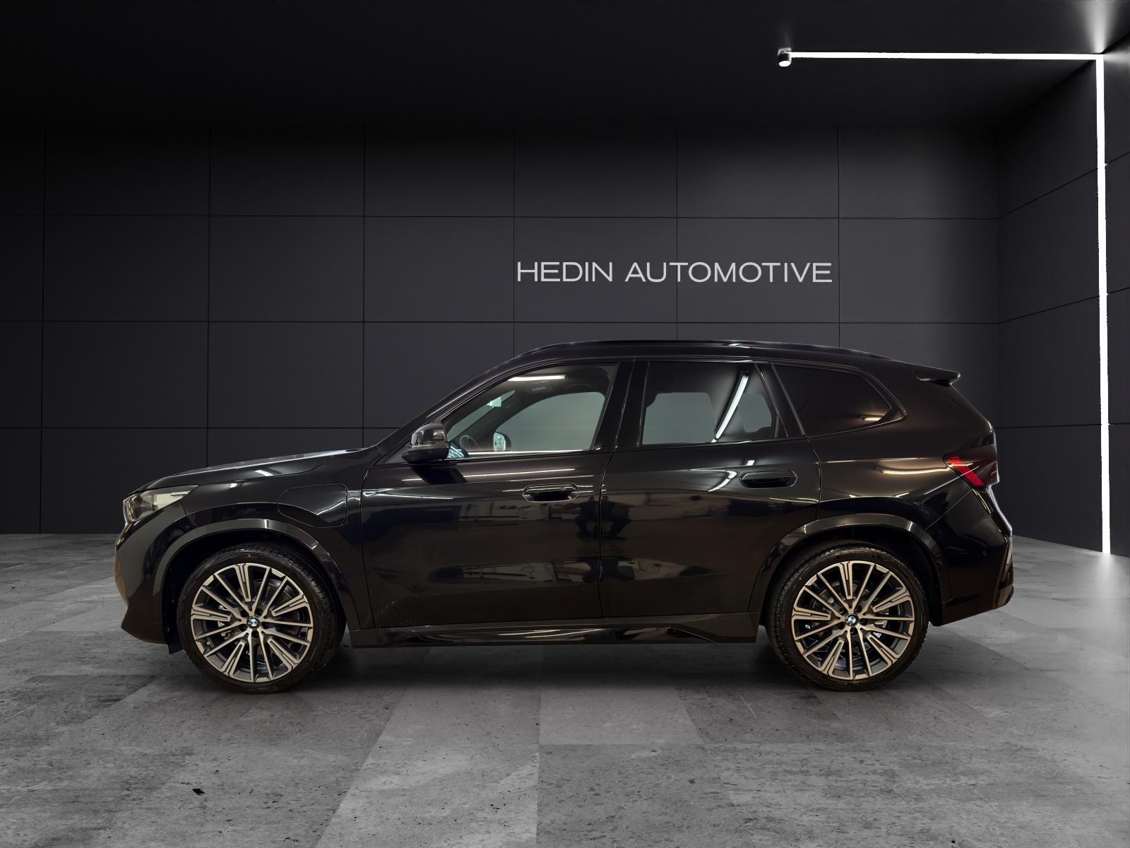 BMW X1 U11 30e xDrive paddles-showroom-element-1