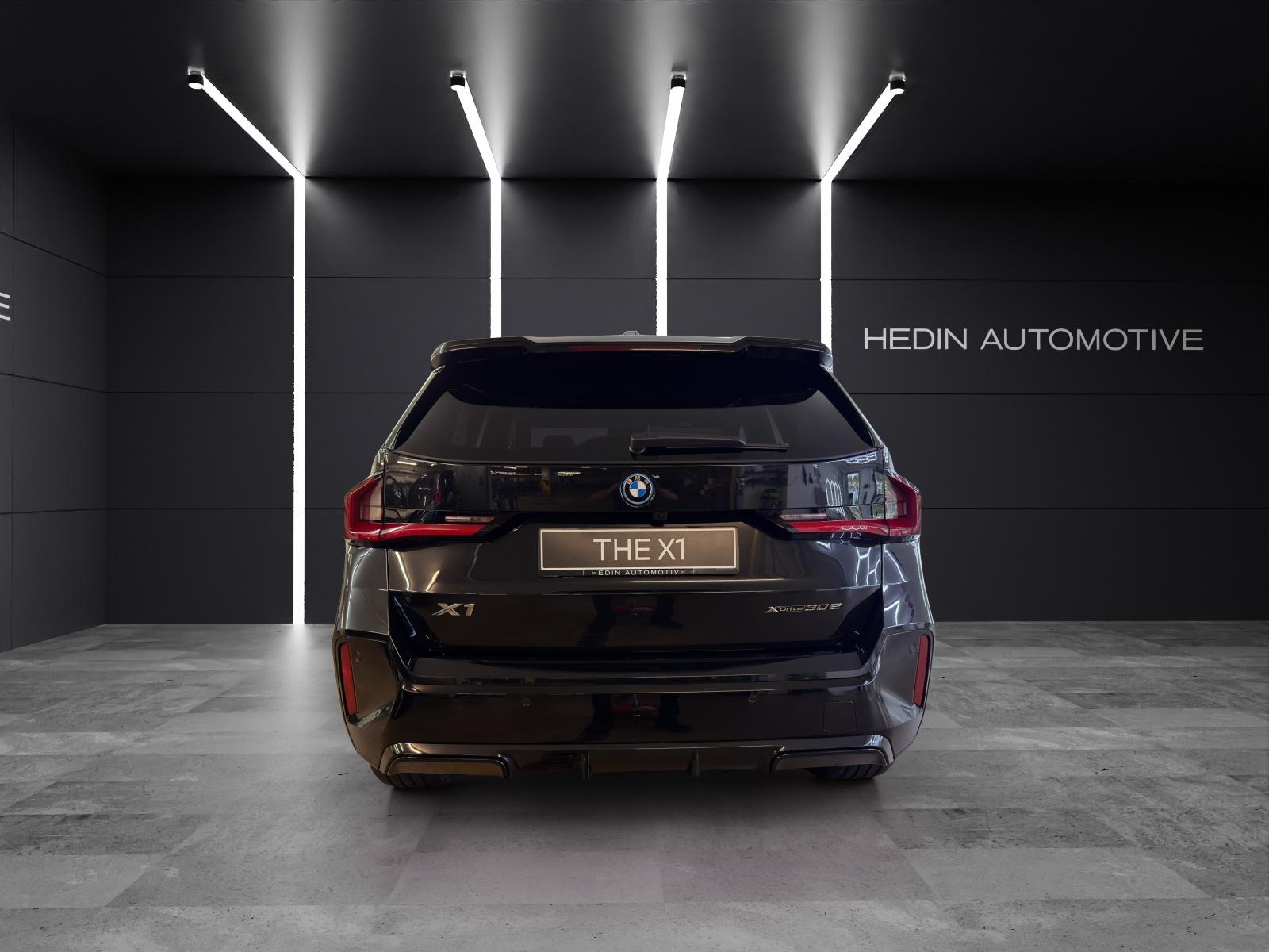 BMW X1 U11 30e xDrive paddles-showroom-element-3