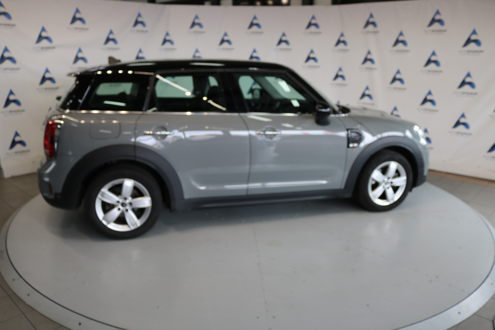MINI Countryman Cooper ALL4-showroom-element-3