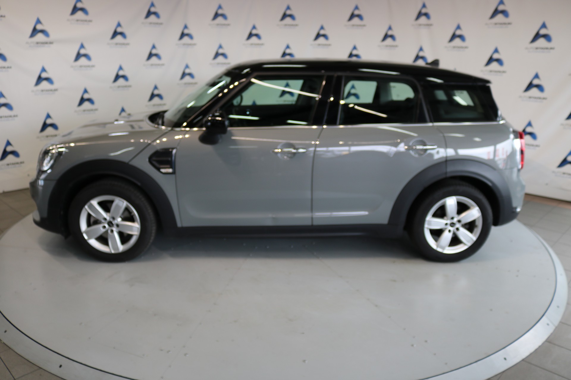 MINI Countryman Cooper ALL4-image-10