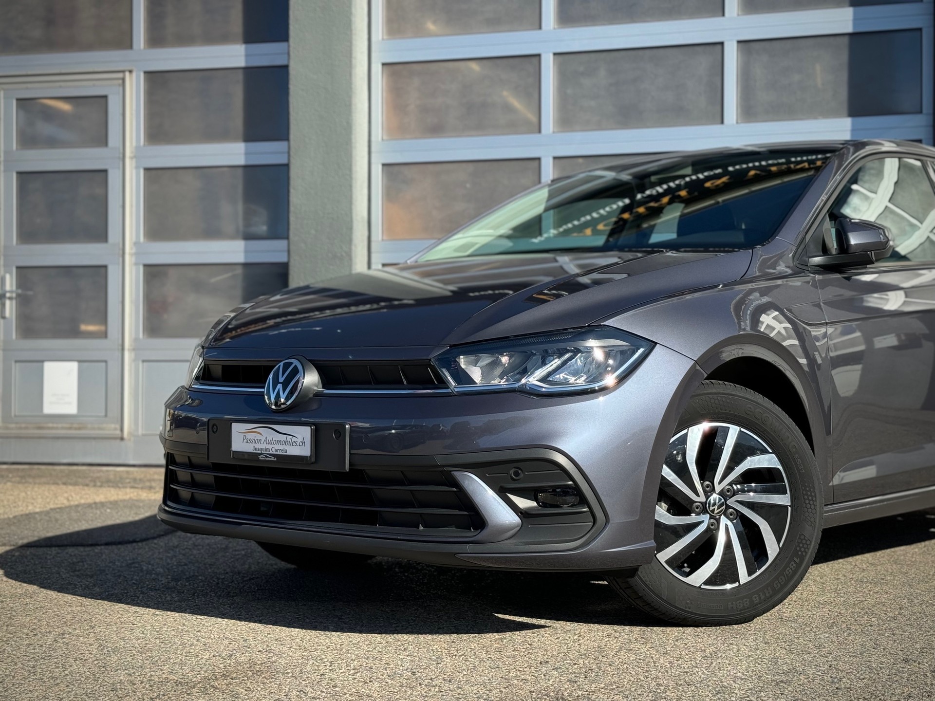 VW Polo 1.0 TSI Life - Véhicule Suisse (CH)-image-2