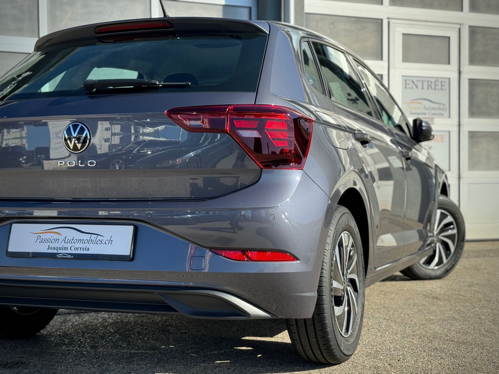 VW Polo 1.0 TSI Life - Véhicule Suisse (CH)-image-5