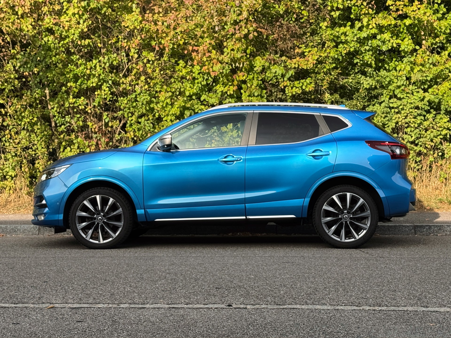 NISSAN Qashqai 1.3 DIG-T tekna-showroom-element-2