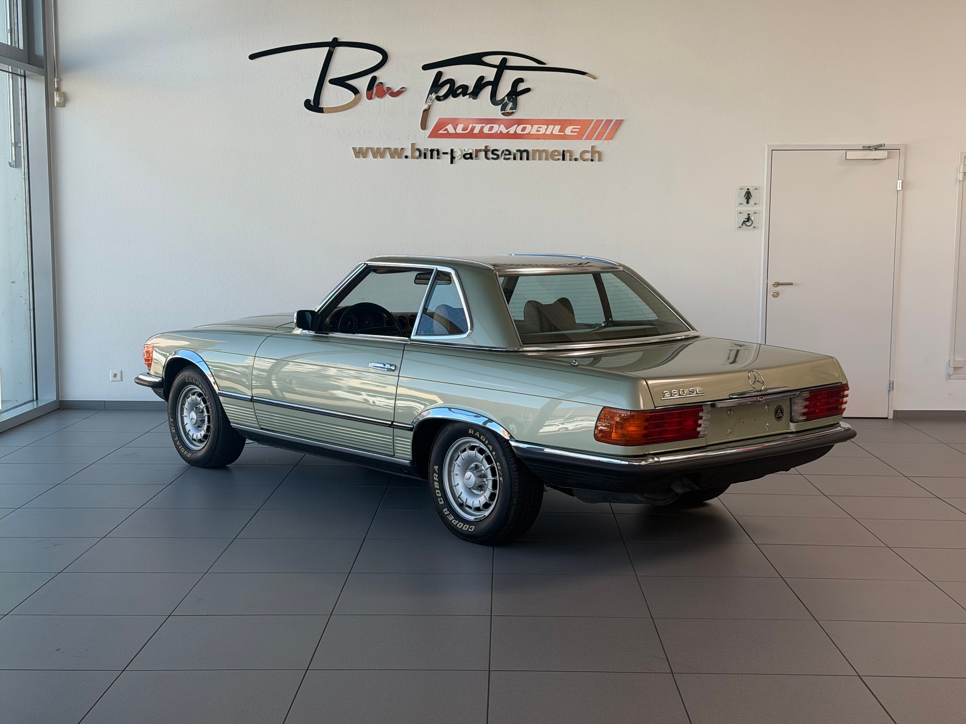 MERCEDES-BENZ Veteranenfahrzeug-showroom-element-3