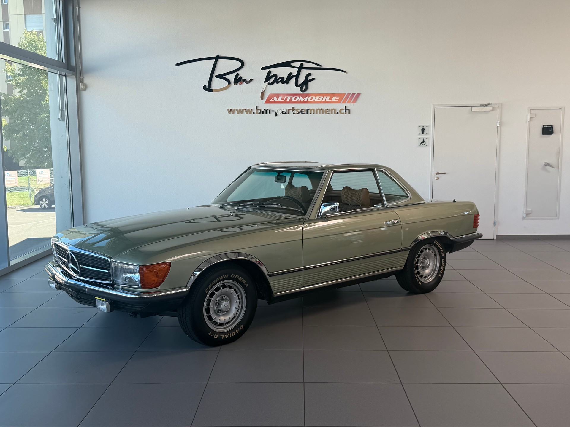 MERCEDES-BENZ Veteranenfahrzeug-showroom-element-1