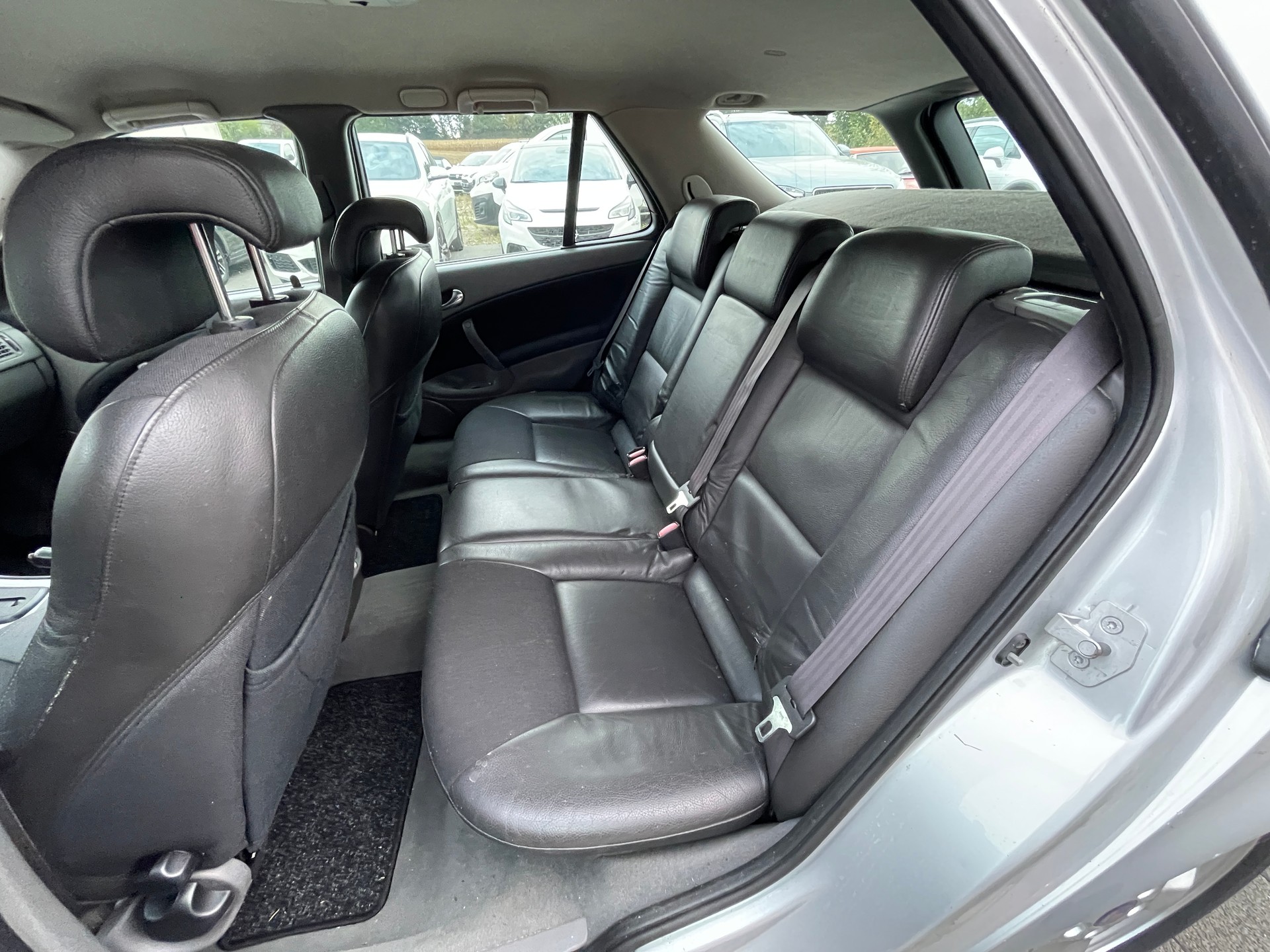 SAAB 9-5 2.0t Vector-image-12