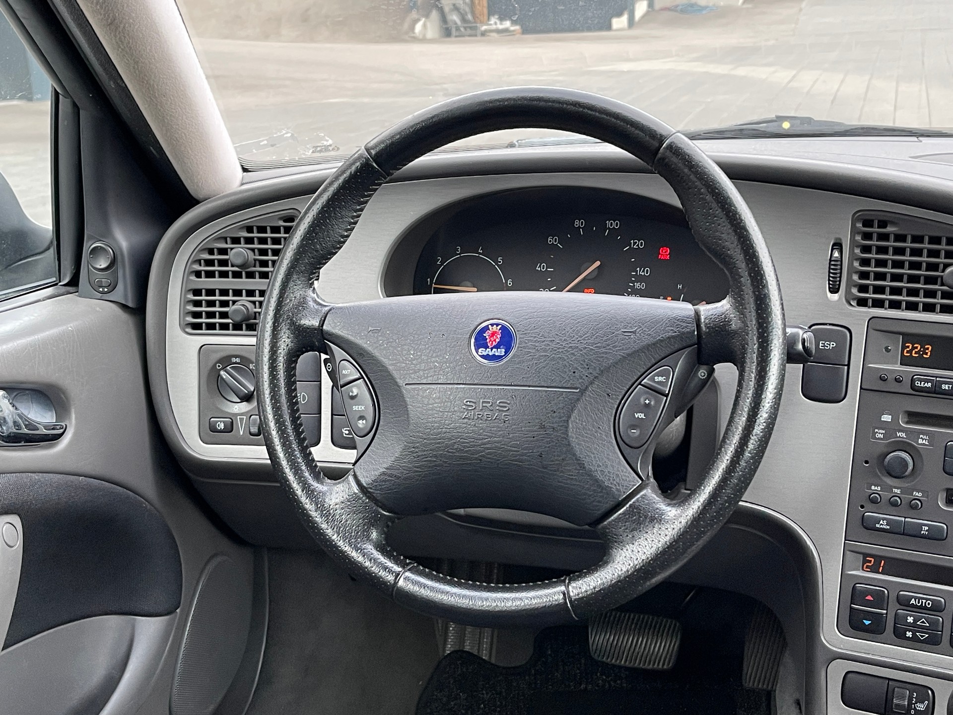 SAAB 9-5 2.0t Vector-image-8